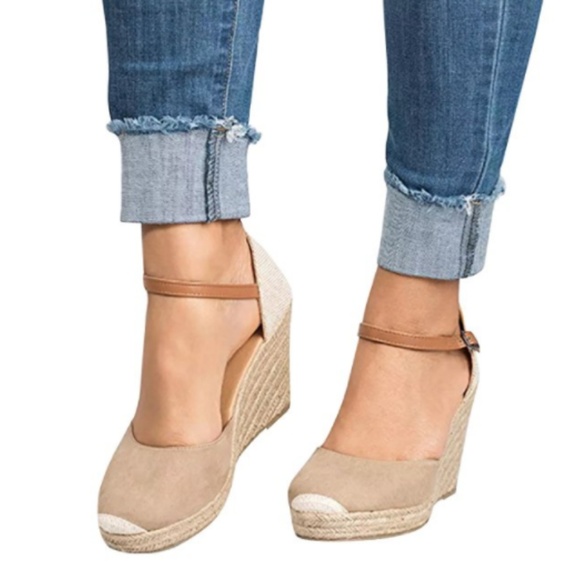 Women's Wedge Sandals - Picture 2 of 2